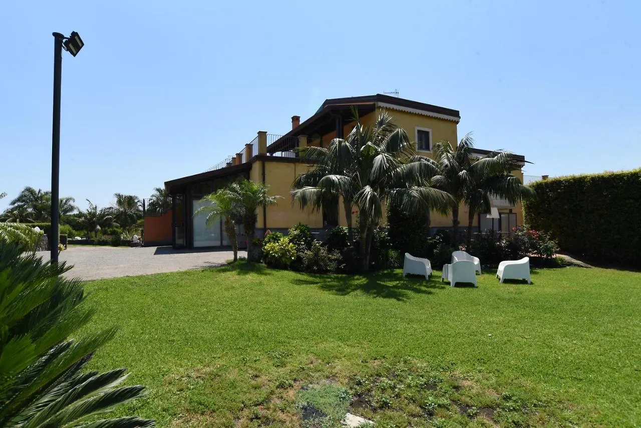 פיומפרדו די סיציליה Feudogrande Bio Relais Hotel 3*, פיומפרדו די סיציליה