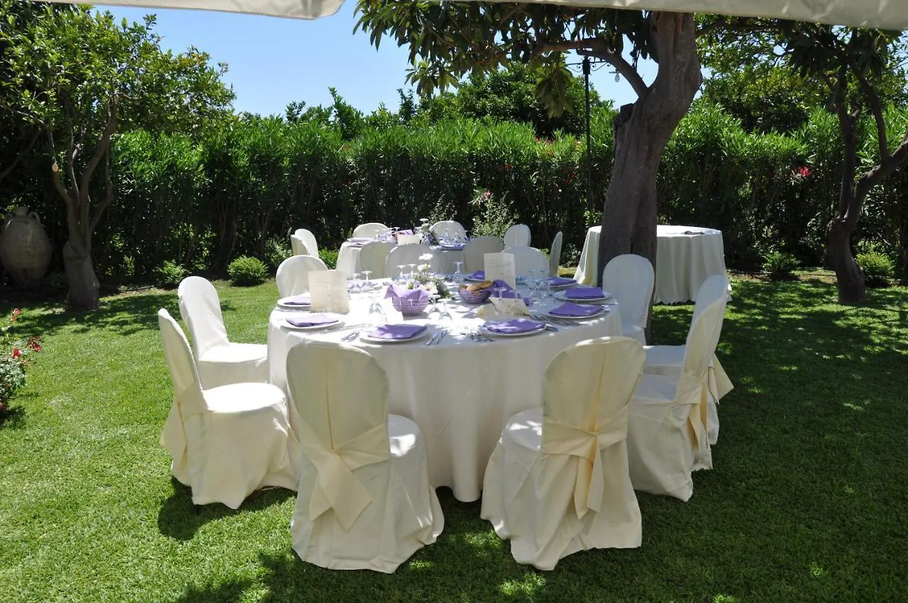 פיומפרדו די סיציליה Feudogrande Bio Relais Hotel 3*, פיומפרדו די סיציליה